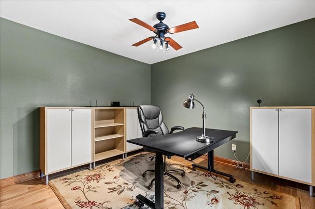 800 Sweetbriar COURT, Waukesha, WI 53186