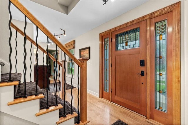 800 Sweetbriar COURT, Waukesha, WI 53186