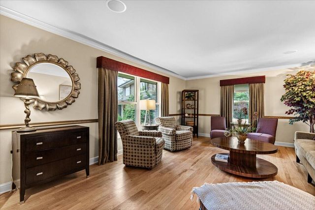 800 Sweetbriar COURT, Waukesha, WI 53186