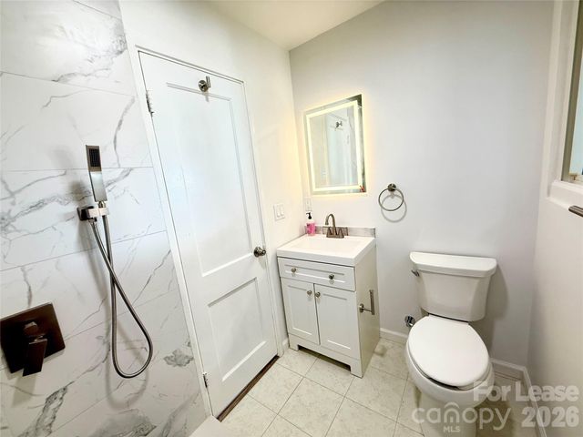 541 E Woodlawn Road, Charlotte, NC 28209