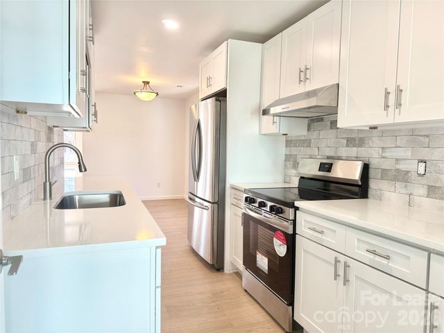 541 E Woodlawn Road, Charlotte, NC 28209