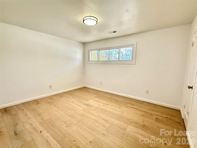 541 E Woodlawn Road, Charlotte, NC 28209
