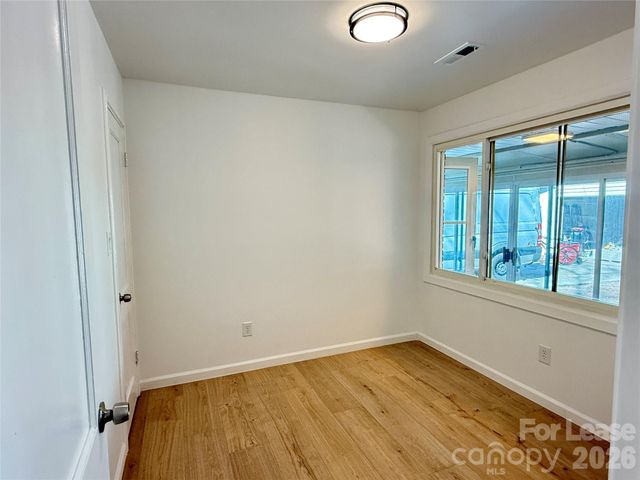 541 E Woodlawn Road, Charlotte, NC 28209