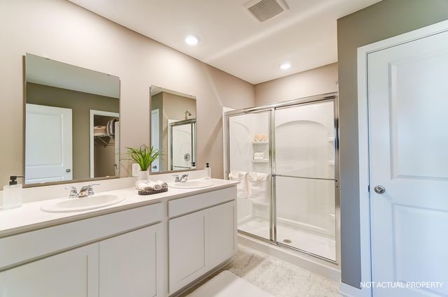 5760 Orchard Lakes Trail Drive, Canal Winchester, OH 43110