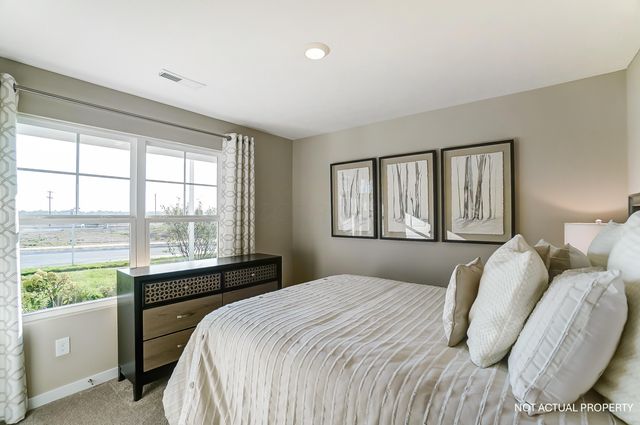 5760 Orchard Lakes Trail Drive, Canal Winchester, OH 43110