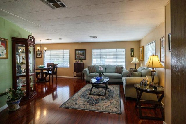 275 Burnett Ave, Morgan Hill, CA 95037