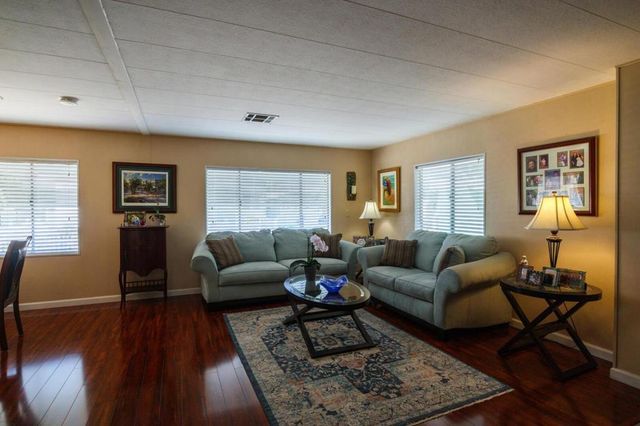 275 Burnett Ave, Morgan Hill, CA 95037