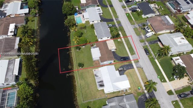 9590 NW 24th Pl, Sunrise, FL 33322