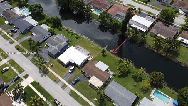 9590 NW 24th Pl, Sunrise, FL 33322