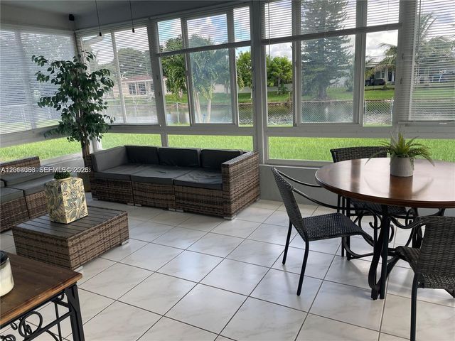 9590 NW 24th Pl, Sunrise, FL 33322
