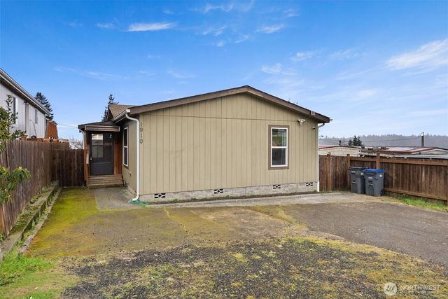 1910 2nd Avenue W, Bremerton, WA 98312