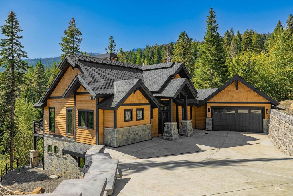 15 Veil Cave Court, Donnelly, ID 83615 photo 2