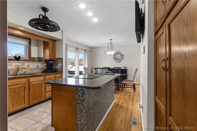 3620 Greenfield Drive, New Albany, IN 47150