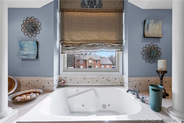 3620 Greenfield Drive, New Albany, IN 47150