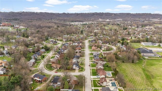 3620 Greenfield Drive, New Albany, IN 47150