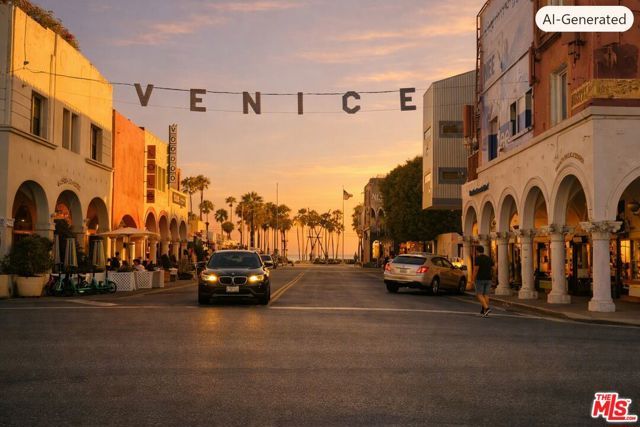 404 Venice Way, Los Angeles, CA 90291