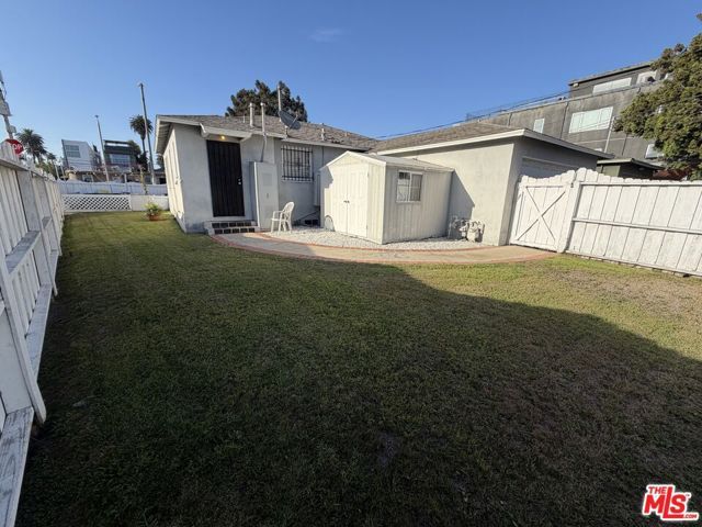 404 Venice Way, Los Angeles, CA 90291