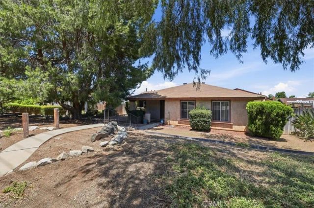 817 W Ontario, Corona, CA 92882