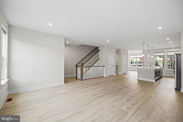 1548 MEADOWLARK GLEN RD, Dumfries, VA 22026
