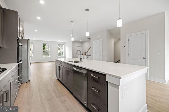 1548 MEADOWLARK GLEN RD, Dumfries, VA 22026