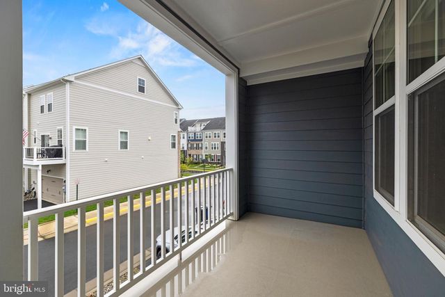 1548 MEADOWLARK GLEN RD, Dumfries, VA 22026