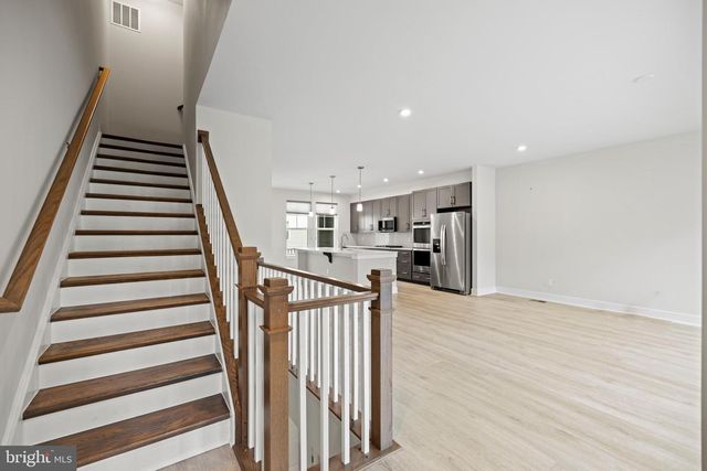 1548 MEADOWLARK GLEN RD, Dumfries, VA 22026