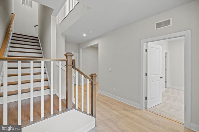 1548 MEADOWLARK GLEN RD, Dumfries, VA 22026
