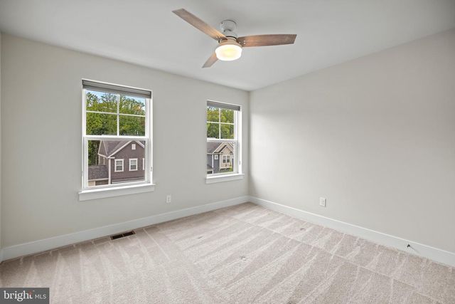 1548 MEADOWLARK GLEN RD, Dumfries, VA 22026