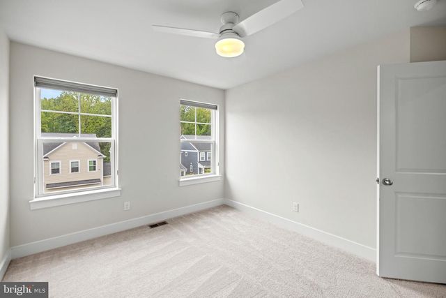 1548 MEADOWLARK GLEN RD, Dumfries, VA 22026