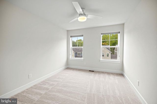 1548 MEADOWLARK GLEN RD, Dumfries, VA 22026