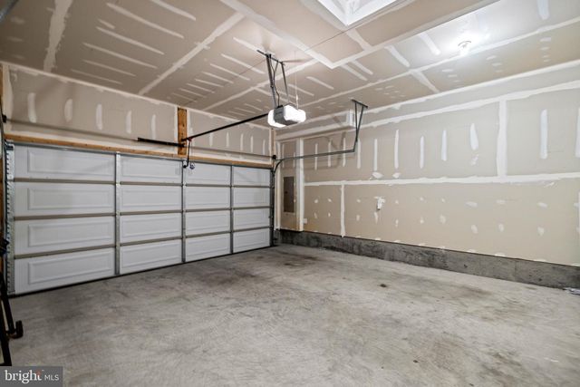 1548 MEADOWLARK GLEN RD, Dumfries, VA 22026