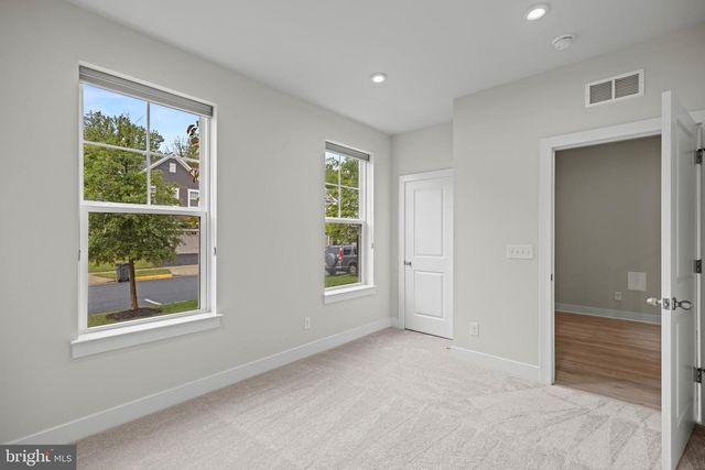 1548 MEADOWLARK GLEN RD, Dumfries, VA 22026