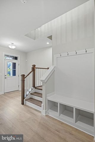 1548 MEADOWLARK GLEN RD, Dumfries, VA 22026