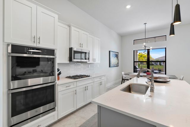 7985 Ironwood Way, Parkland, FL 33067