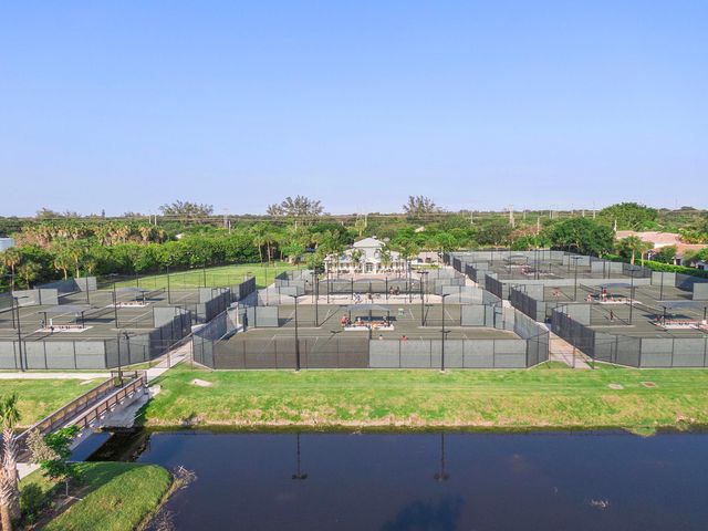 7985 Ironwood Way, Parkland, FL 33067