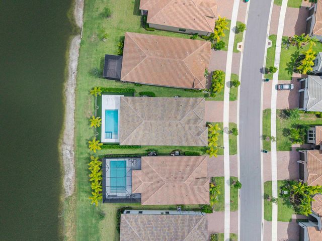 7985 Ironwood Way, Parkland, FL 33067