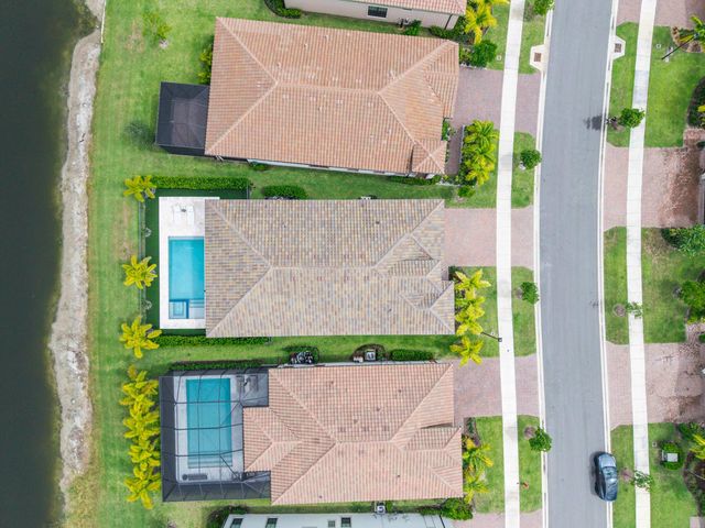 7985 Ironwood Way, Parkland, FL 33067