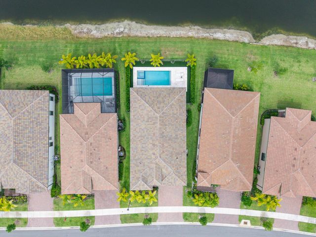 7985 Ironwood Way, Parkland, FL 33067