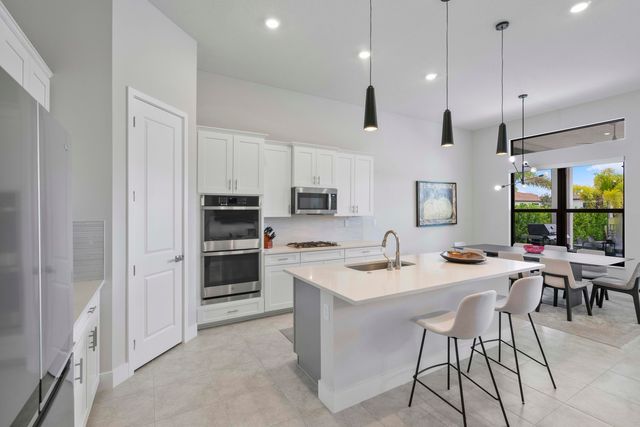 7985 Ironwood Way, Parkland, FL 33067