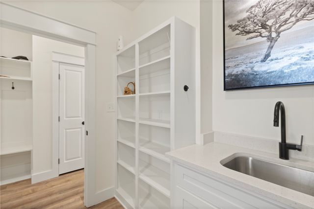 5172 Fm 1571, Lone Oak, TX 75453