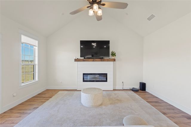 5172 Fm 1571, Lone Oak, TX 75453