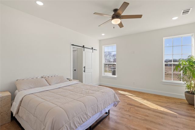 5172 Fm 1571, Lone Oak, TX 75453