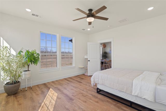 5172 Fm 1571, Lone Oak, TX 75453