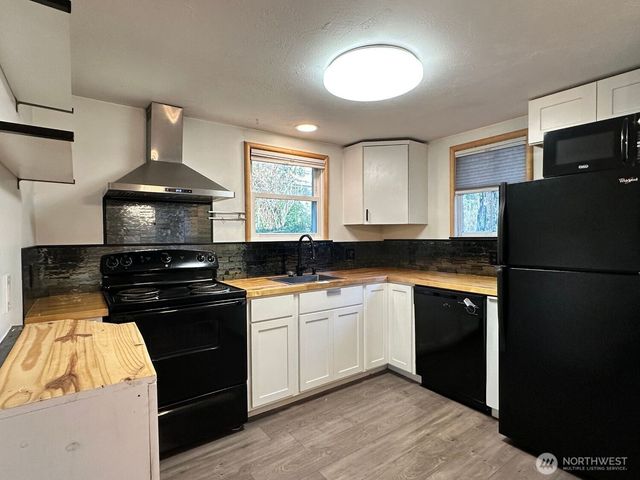 12514 Naomilawn Dr SW, Lakewood, WA 98498