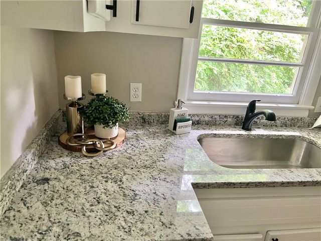 11 Blacks Bluff Road, Rome, GA 30161