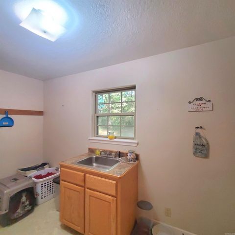 1308 Chimney Rock Street, Mountain View, AR 72560