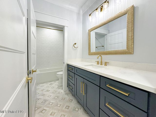 10152 Seymour Avenue, A, D'iberville, MS 39540