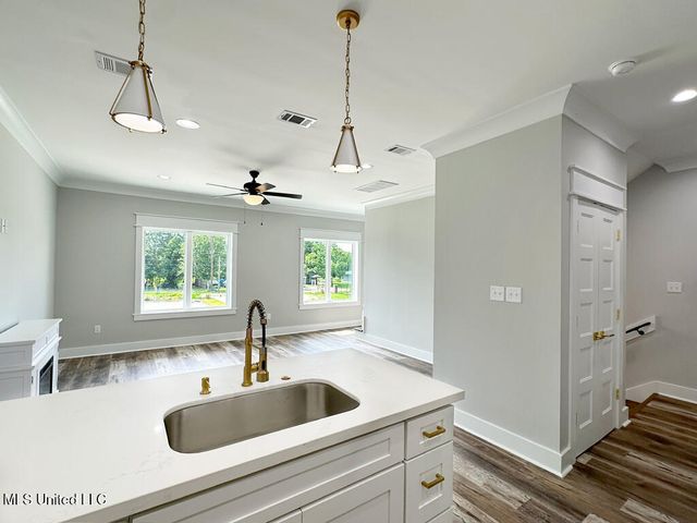 10152 Seymour Avenue, A, D'iberville, MS 39540