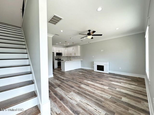 10152 Seymour Avenue, A, D'iberville, MS 39540