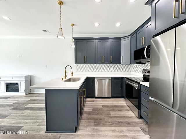 10152 Seymour Avenue, A, D'iberville, MS 39540